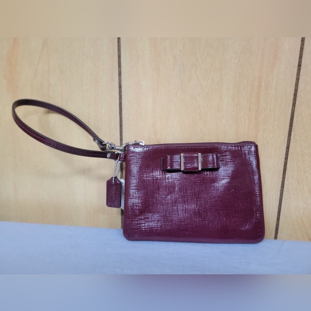 Coach Darcy Patent Bow Small Wristlet